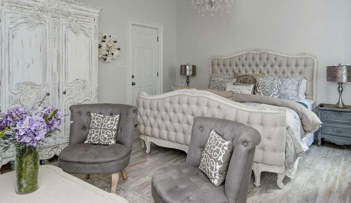 Summer Cottage Room | The Harrison