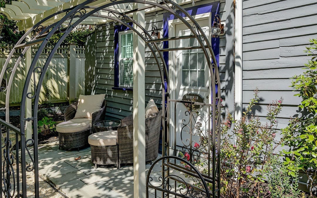 With breakfasts made to order, afternoon tea, complimentary beverages, a beautiful gift shop, bicycles, a peaceful English garden, and many more upscale amenities, you may never want to leave