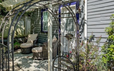 With breakfasts made to order, afternoon tea, complimentary beverages, a beautiful gift shop, bicycles, a peaceful English garden, and many more upscale amenities, you may never want to leave