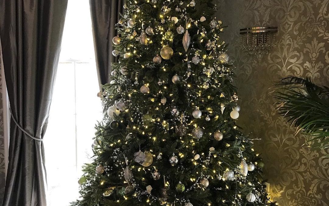 It’s that time of the year again. Come stay with us and celebrate the holiday season at @theharrisoncapemay & @casablancanj