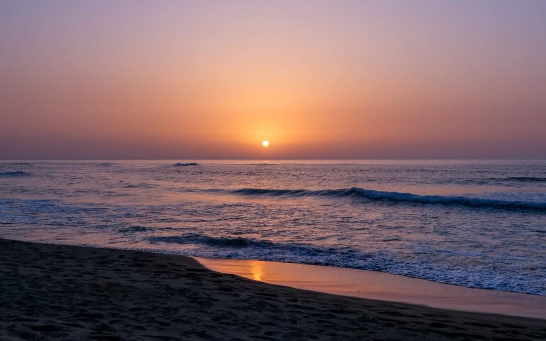 We’re celebrating the sunset of Summer and welcoming Fall with open arms. Visit www.HarrisonInn.com for a weekend away.