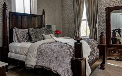 Only the best plans will pull you away from this cozy enclave.