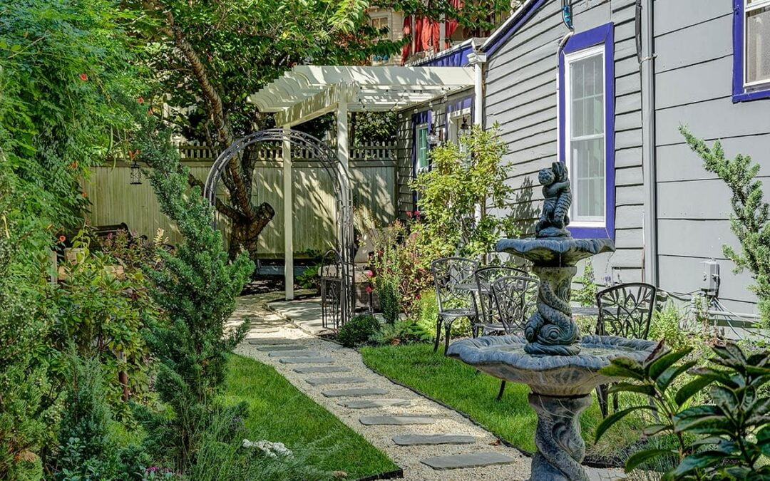 Discover a little corner of paradise at The Harrison! Our charming outdoor seating area is perfect for relaxing with a morning coffee or an evening glass of wine. Surrounded by lush greenery, it’s the ideal spot to unwind and soak in the serene vibes.